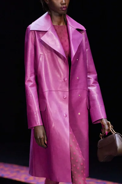Look 16